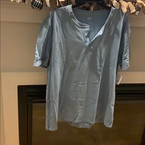 Brand new gap T-shirt, never worn